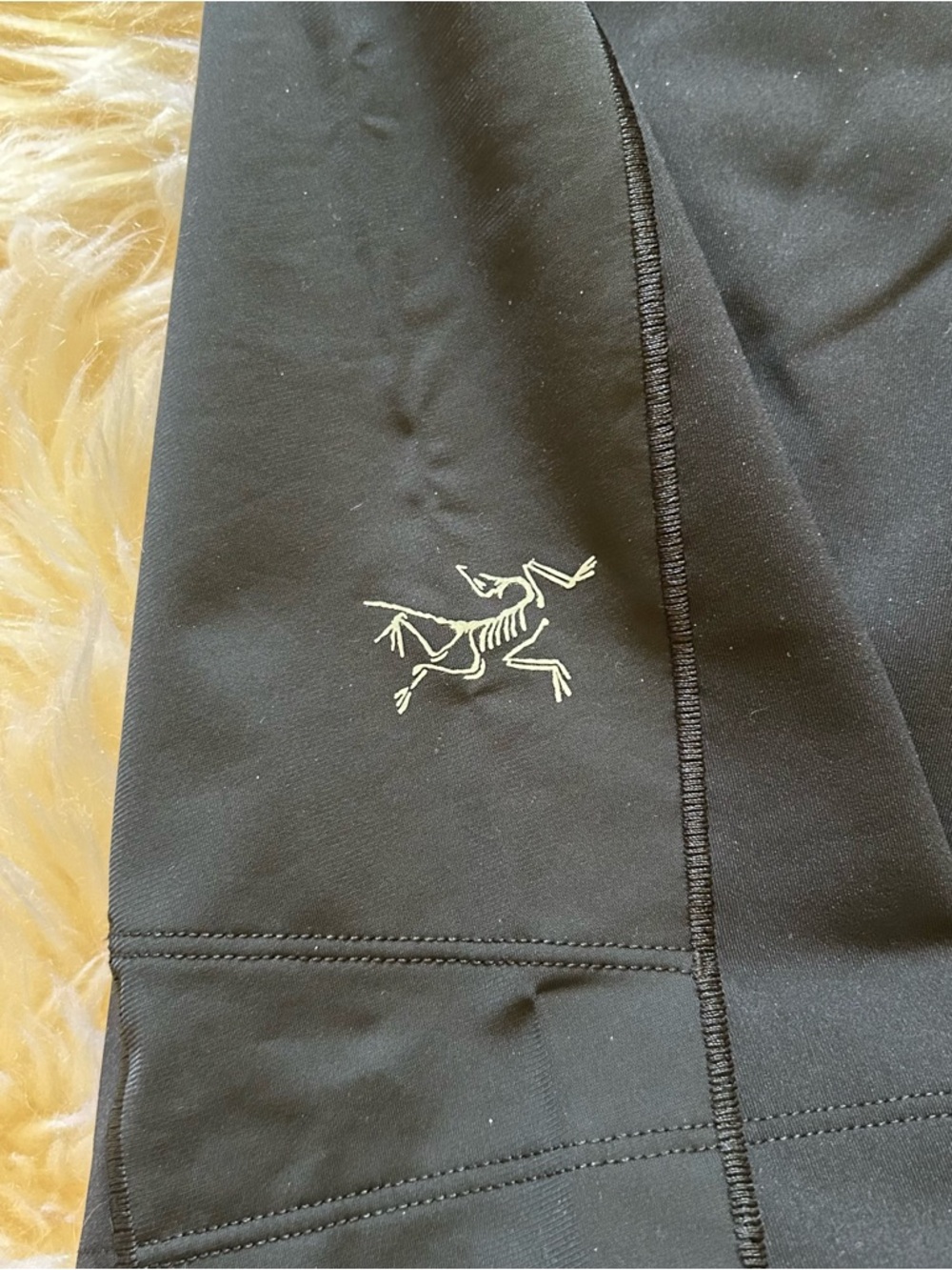 Arc'teryx Essent Black High-Rise Bike Shorts 8” SZ 4 - Picture 8 of 12